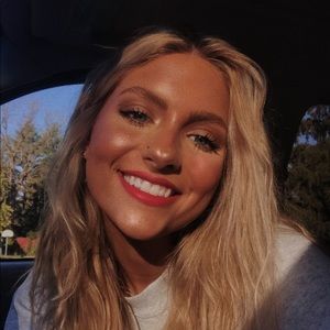 Meet your Posher, Sophia